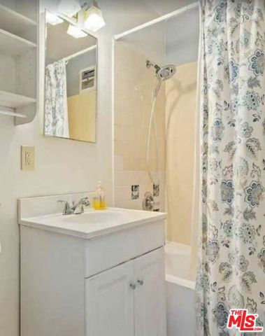 180 Holly Avenue, Carpinteria, CA 93013