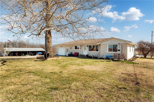 627 M Highway, Odessa, MO 64076