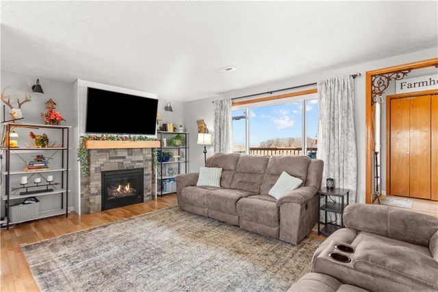 627 M Highway, Odessa, MO 64076