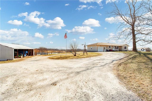 627 M Highway, Odessa, MO 64076