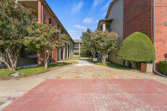 218 N Texas Boulevard 306, Denton, TX 76201