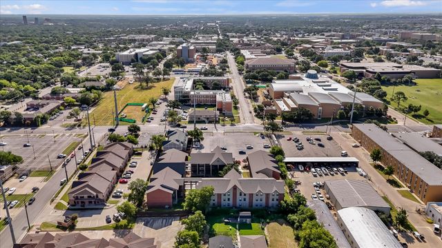 218 N Texas Boulevard 306, Denton, TX 76201
