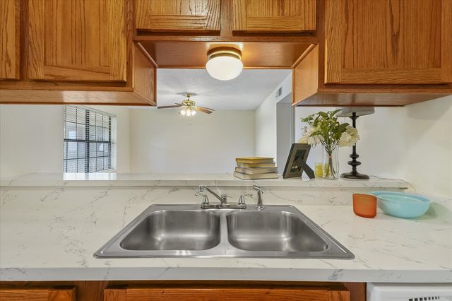 218 N Texas Boulevard 306, Denton, TX 76201