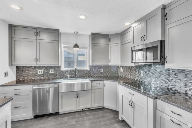 4676 PEAK DR, West Jordan, UT 84088