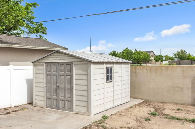 4676 PEAK DR, West Jordan, UT 84088