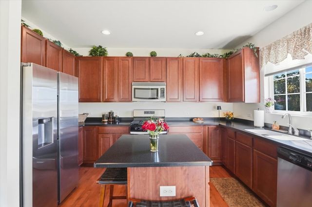 1671 Station Park Drive, Grayslake, IL 60030