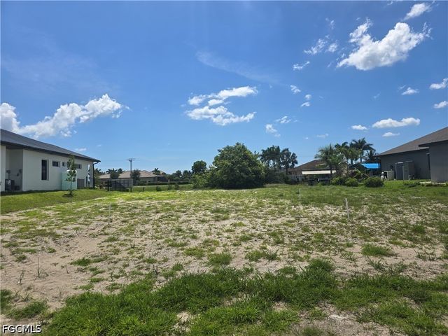 820 NW 39th AVE, Cape Coral, FL 33993