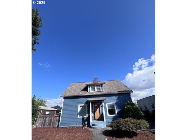 1270 SUMMER St Ne, Salem, OR 97301