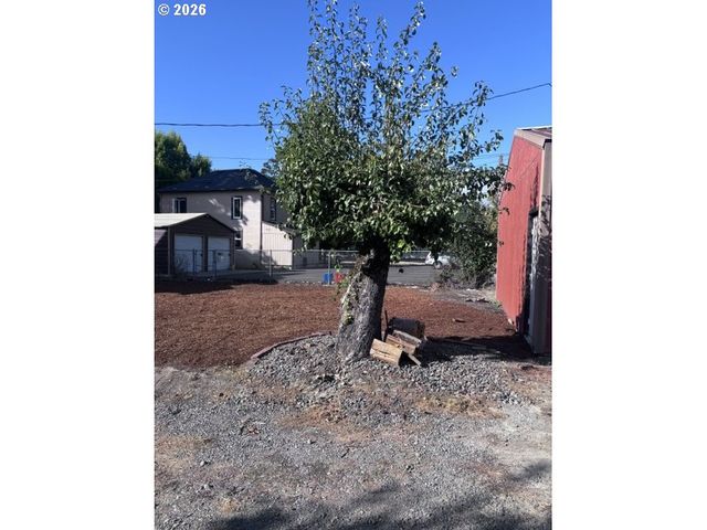 1270 SUMMER St Ne, Salem, OR 97301