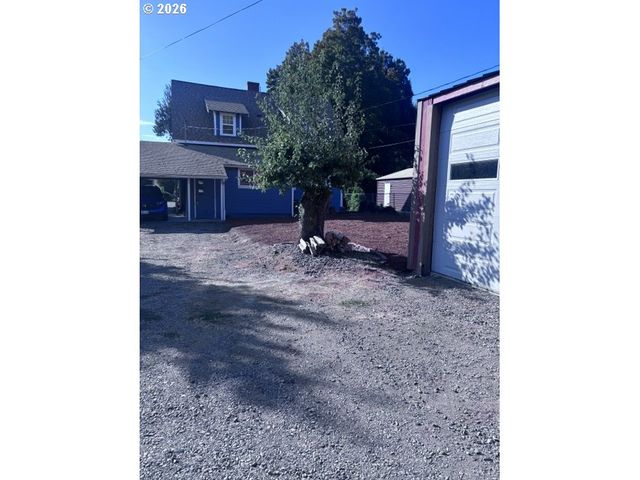 1270 SUMMER St Ne, Salem, OR 97301