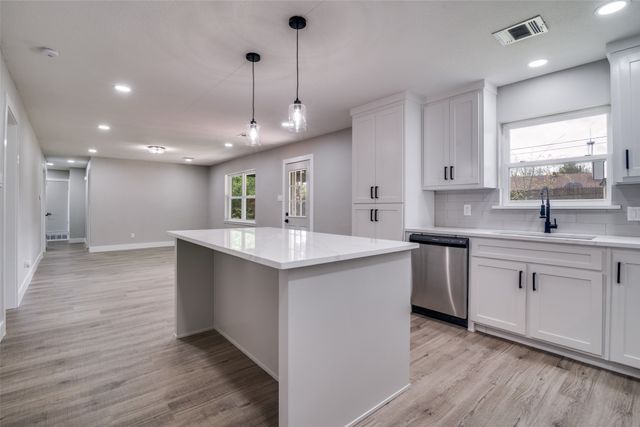 4 Sesame Place, Mesquite, TX 75149