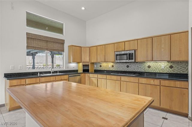 8009 Clock Tower Court, Las Vegas, NV 89117