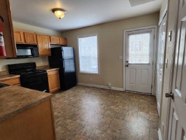 248 Executive Ave Apt 2B, Clarksville, TN 37042
