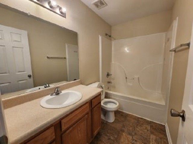 248 Executive Ave Apt 2B, Clarksville, TN 37042