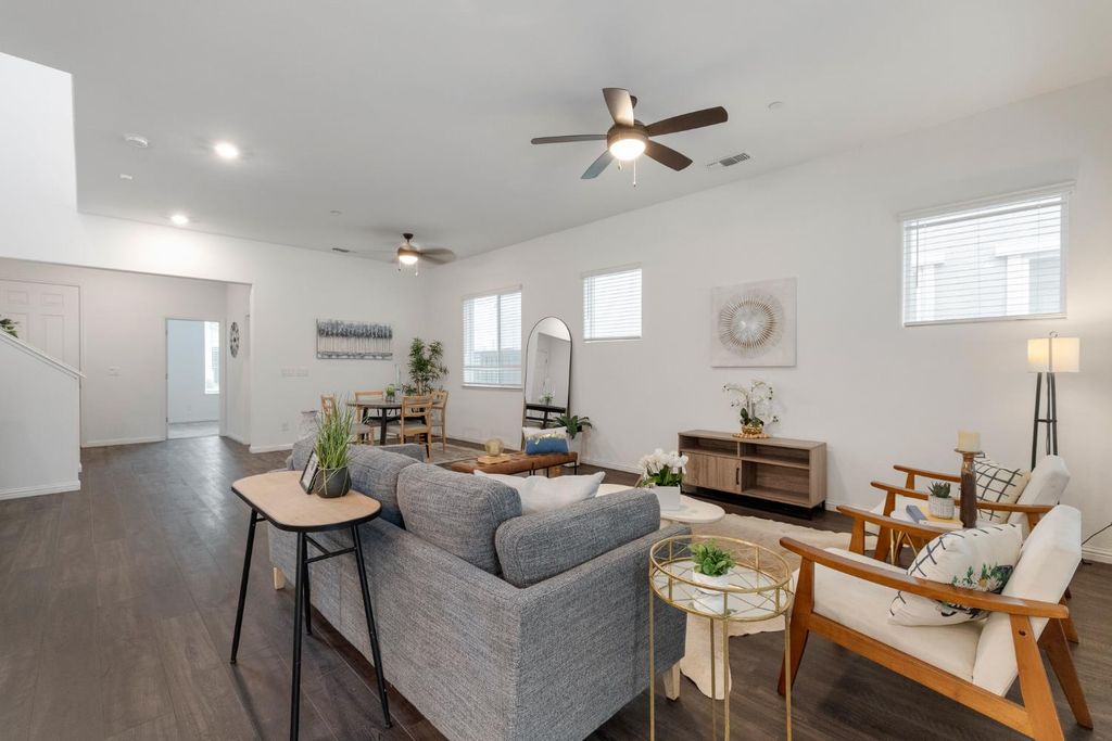1652 Andromeda Ct, Lathrop, CA 95330