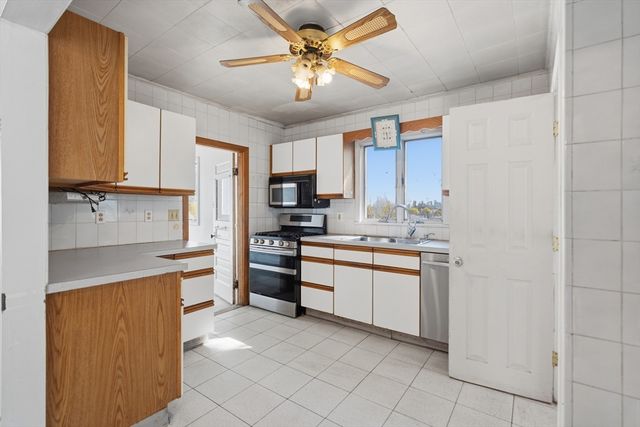 65 Harvard St, Everett, MA 02149