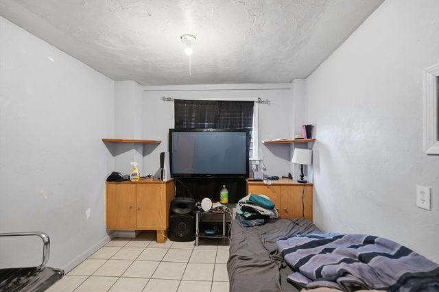65 Harvard St, Everett, MA 02149