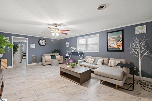 912 S Main Street, Greer, SC 29650