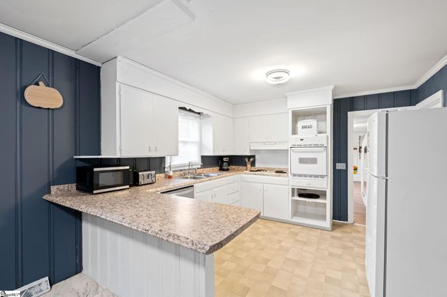 912 S Main Street, Greer, SC 29650