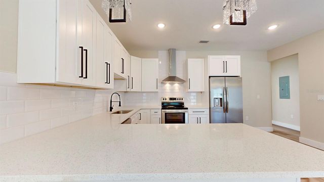 1919 30TH AVENUE N, St Petersburg, FL 33713