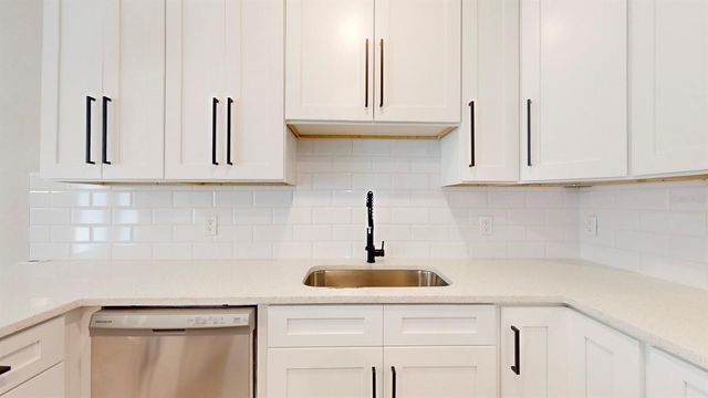 1919 30TH AVENUE N, St Petersburg, FL 33713