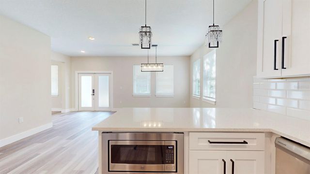 1919 30TH AVENUE N, St Petersburg, FL 33713