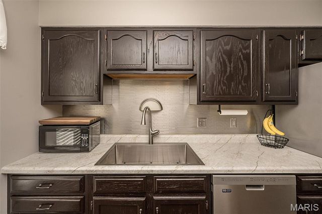 1308 Summergate Parkway, St Charles, MO 63303