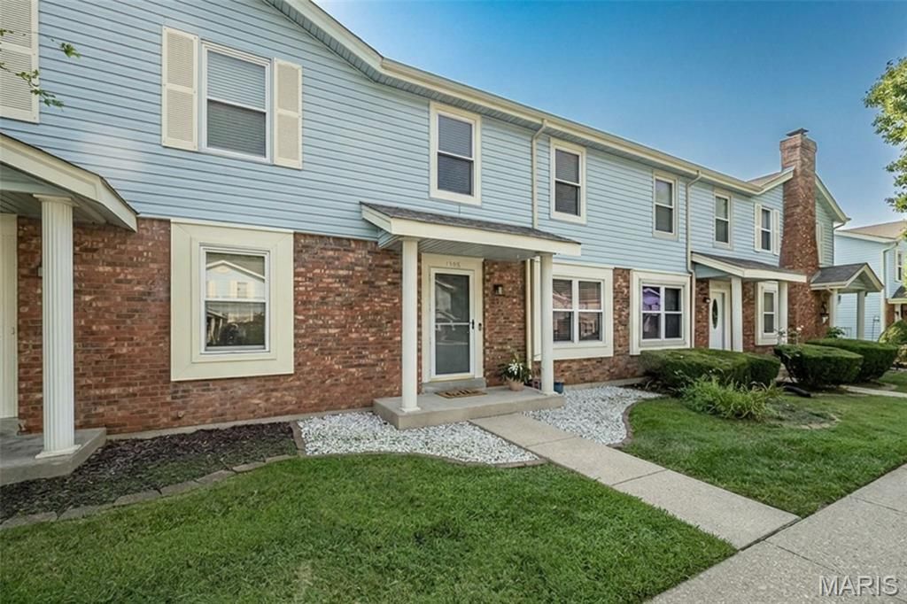 1308 Summergate Parkway, St Charles, MO 63303