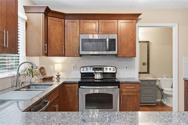 6114 W 157th Terrace, Overland Park, KS 66223