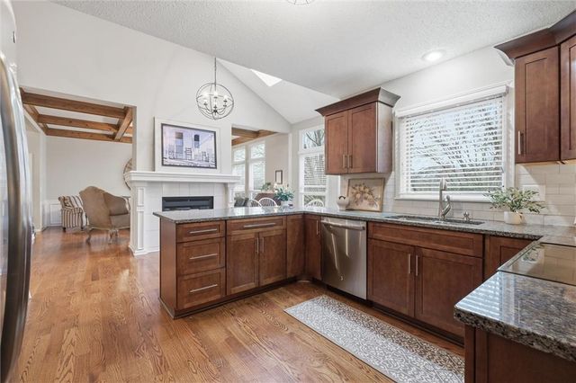 6114 W 157th Terrace, Overland Park, KS 66223