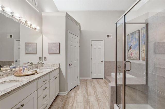 6114 W 157th Terrace, Overland Park, KS 66223