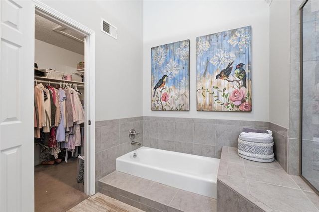 6114 W 157th Terrace, Overland Park, KS 66223