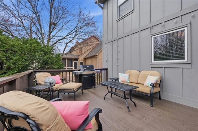 6114 W 157th Terrace, Overland Park, KS 66223