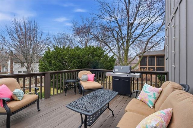 6114 W 157th Terrace, Overland Park, KS 66223