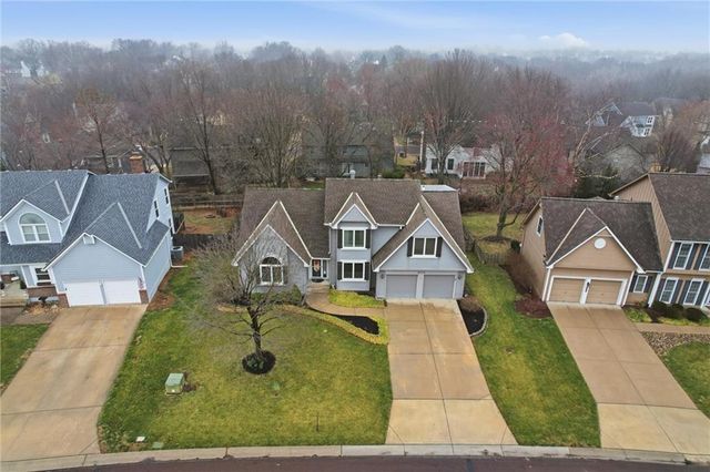 6114 W 157th Terrace, Overland Park, KS 66223