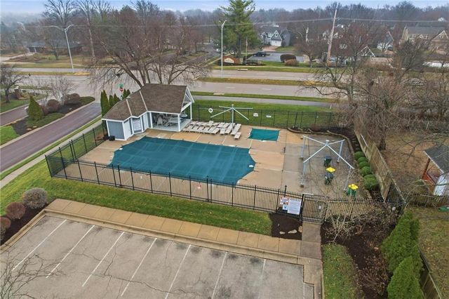 6114 W 157th Terrace, Overland Park, KS 66223