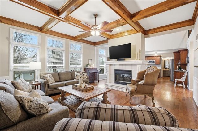 6114 W 157th Terrace, Overland Park, KS 66223