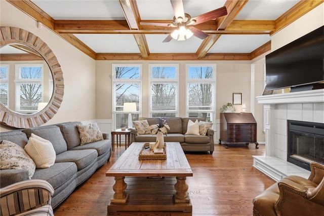 6114 W 157th Terrace, Overland Park, KS 66223