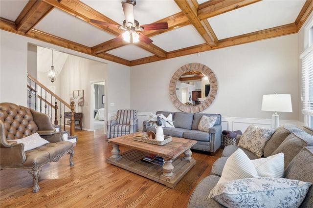 6114 W 157th Terrace, Overland Park, KS 66223