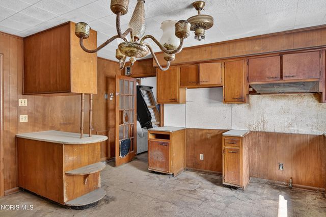 40 Magyar Street, Toledo, OH 43605