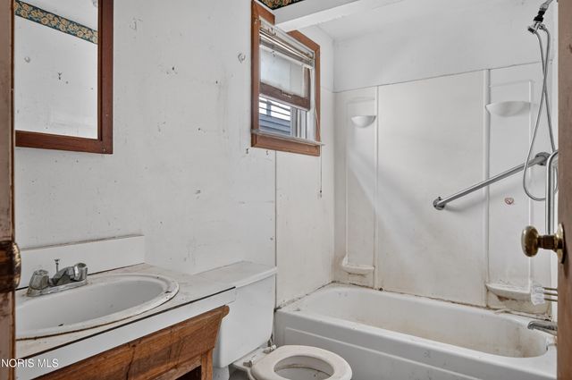 40 Magyar Street, Toledo, OH 43605