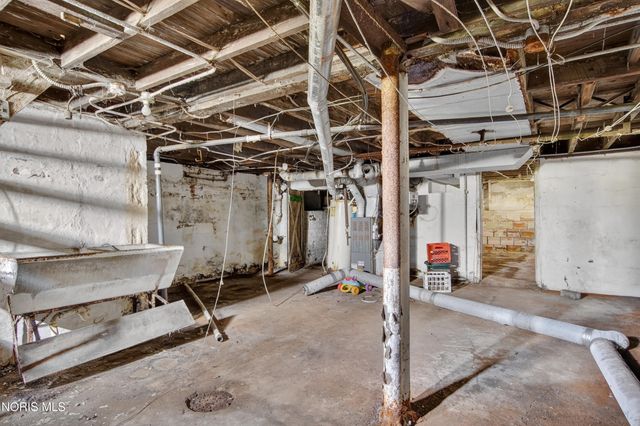 40 Magyar Street, Toledo, OH 43605