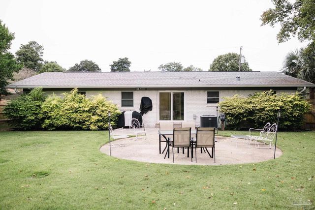 5580 Homewood Rd, Pensacola, FL 32504