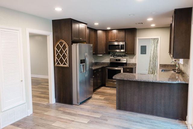 5580 Homewood Rd, Pensacola, FL 32504