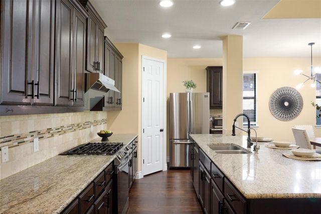 121 E Adelanta PL, Round Rock, TX 78681