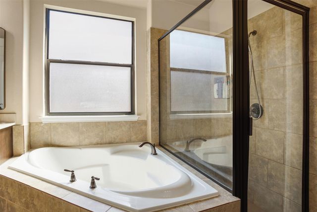 121 E Adelanta PL, Round Rock, TX 78681