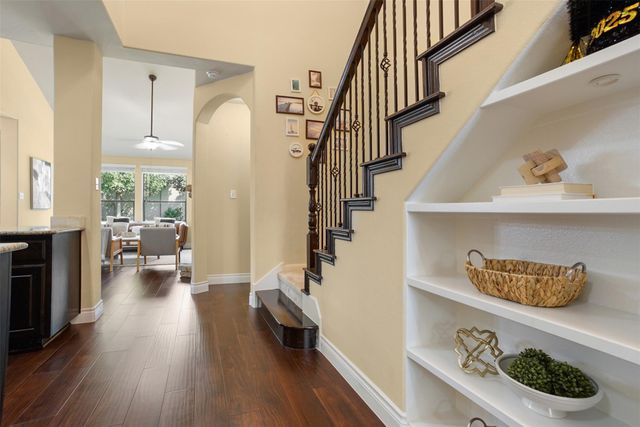 121 E Adelanta PL, Round Rock, TX 78681