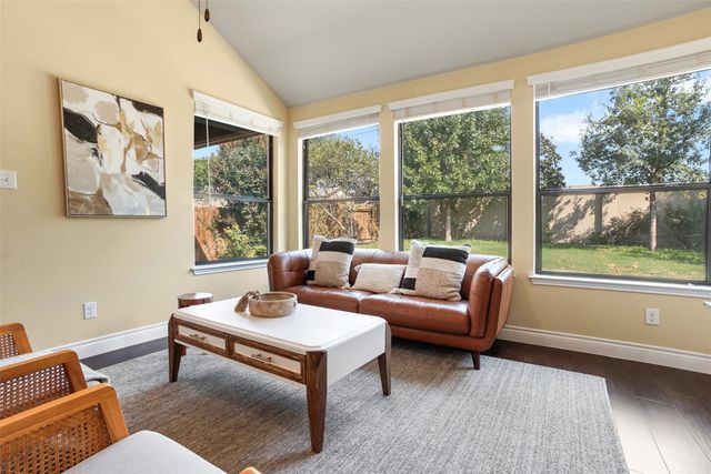 121 E Adelanta PL, Round Rock, TX 78681