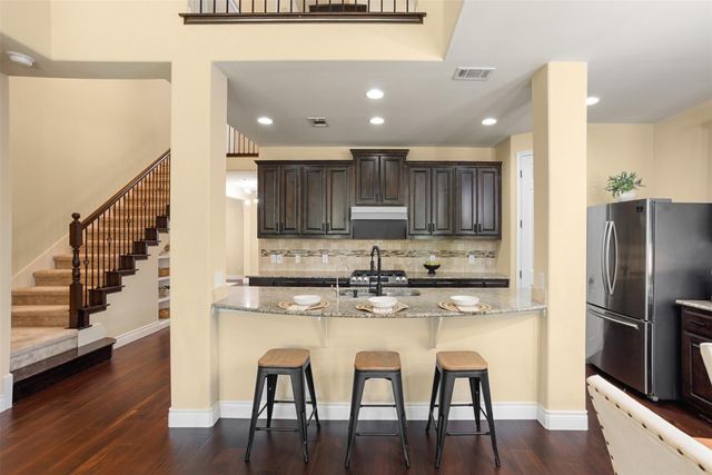 121 E Adelanta PL, Round Rock, TX 78681