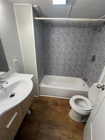 20000 US HIGHWAY 19 N 607, Clearwater, FL 33764